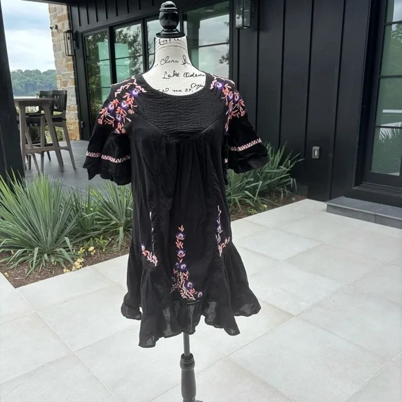 🌸 Boho Floral Embroidered Tunic Dress – XS 🌸 - Picture 4 of 6